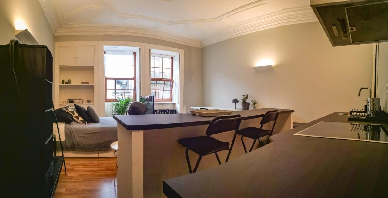 Baixa24 •P1R• Brand New Apt In The Historic Center Порто Екстериор снимка